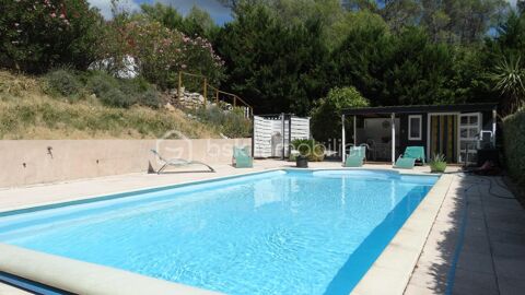   SIGNES - Propri�t� familiale - Maisonnette ind�pendante - Terrain 2 Hectares - Piscine - Garages Maison - 10 pi�ce(s) - 297 m�
