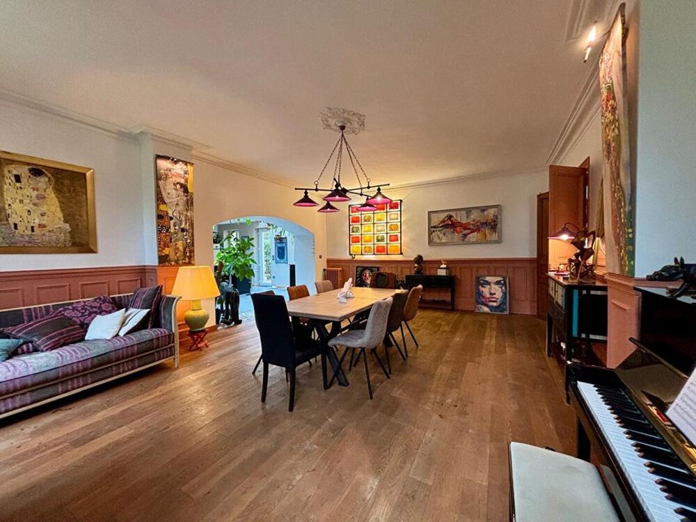 Vente Propriété/Château Manoir d'Exception à Sichamps - Charme, Élégance et Parc Arboré de 28 295 m² Sichamps