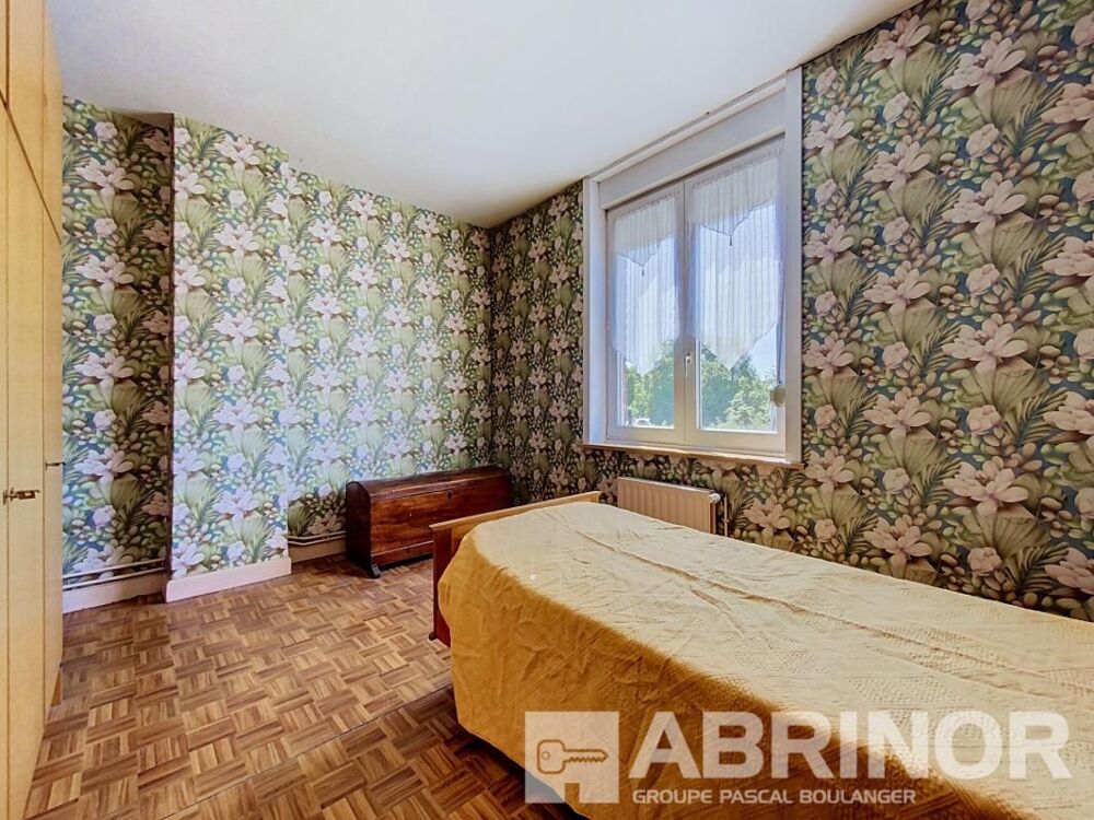 Vente Maison En plein cœur de Linselles, découvrez cette large maison 1930 ayant conservé tout le charme et le cachet de l'ancien Linselles