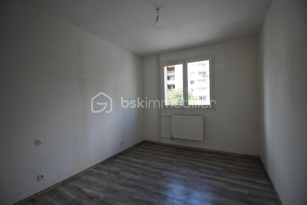 - Investisseur  Appartement 4 pièces  75 m²