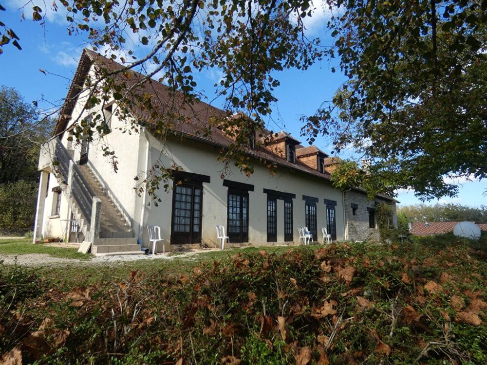 Ensemble immobilier de caractère en Dordogne - grands espaces