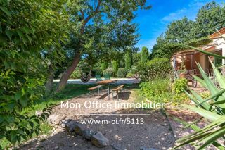  Villa à vendre 10 pièces 251 m²