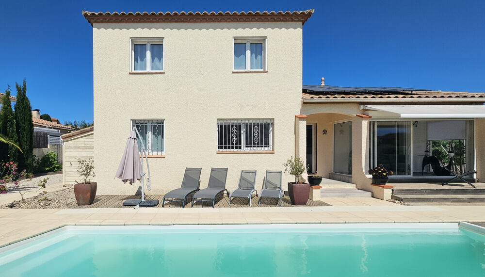 Maison 3 faces récente avec piscine, spa et garage