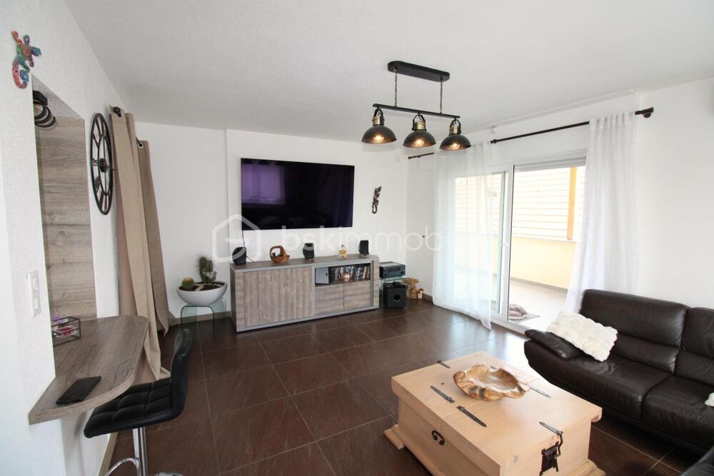 VILLAGE-NEUF  MAISON INDIVIDUELLE 213 m²  213 m² habitables  Piscine  Photovoltaïque  Pompe à chaleur  À 2 min de la Suiss