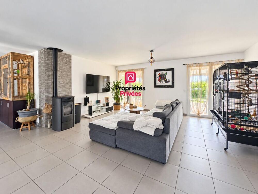 Maison plain-pied 3 chambres bureau terrain 3500 m²