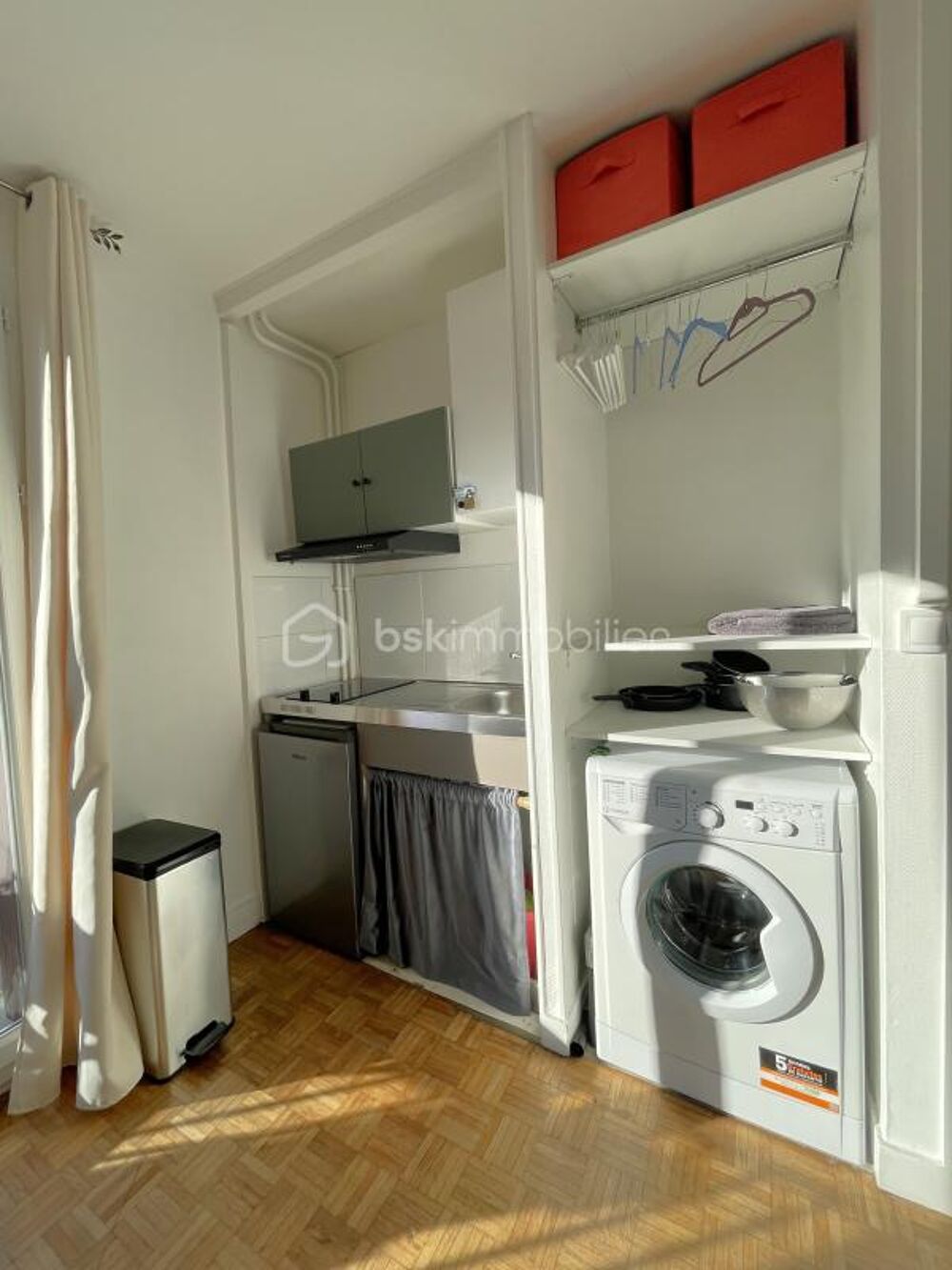 SPÉCIAL INVESTISSEURS  Studette meublée avec balcon à Bailly (78)