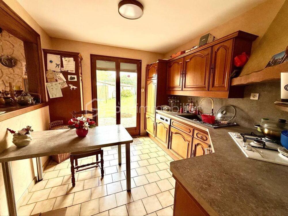 Maison à rafraichir / 5 Chambres / Sous-Sol Total