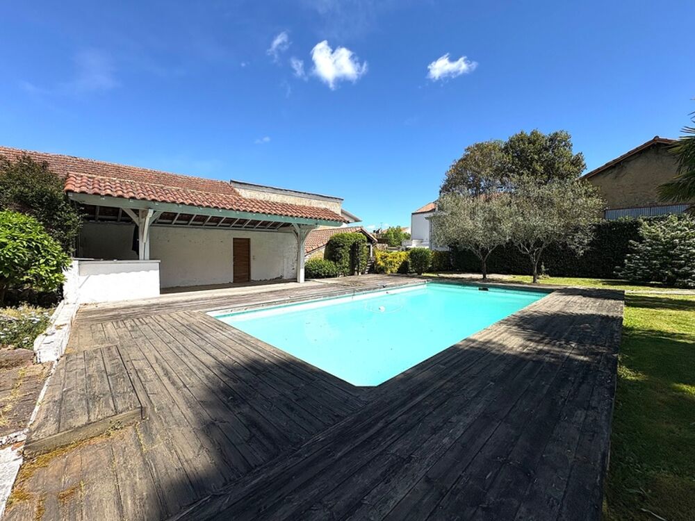 MAISON À VENDRE COEUR DE VILLE 130M2 AVEC PISCINE ET DÉPENDANCE