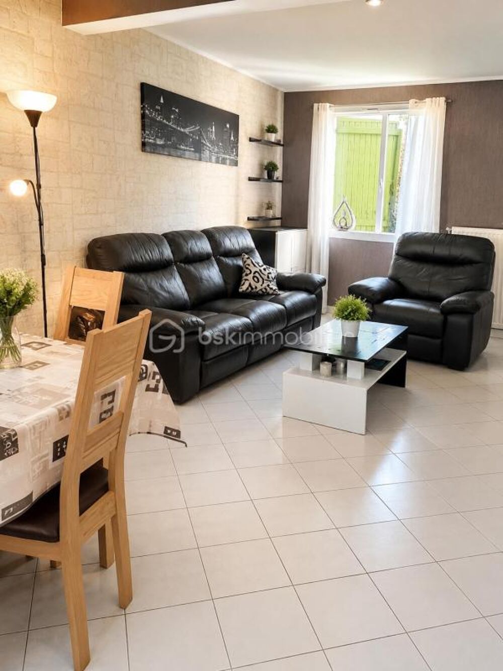 MAISON FAMILIALE AVEC JARDIN, TERRASSE ET BOX-RÉSIDENCE PAVILLONNAIRE ENTRE VILLETANEUSE ET PIERREFITTE