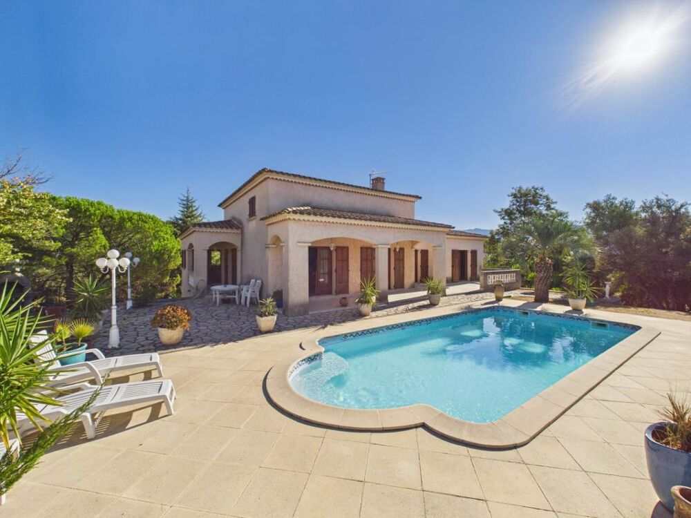 A VENDRE VILLA F4/5 AVEC PISCINE A AFA