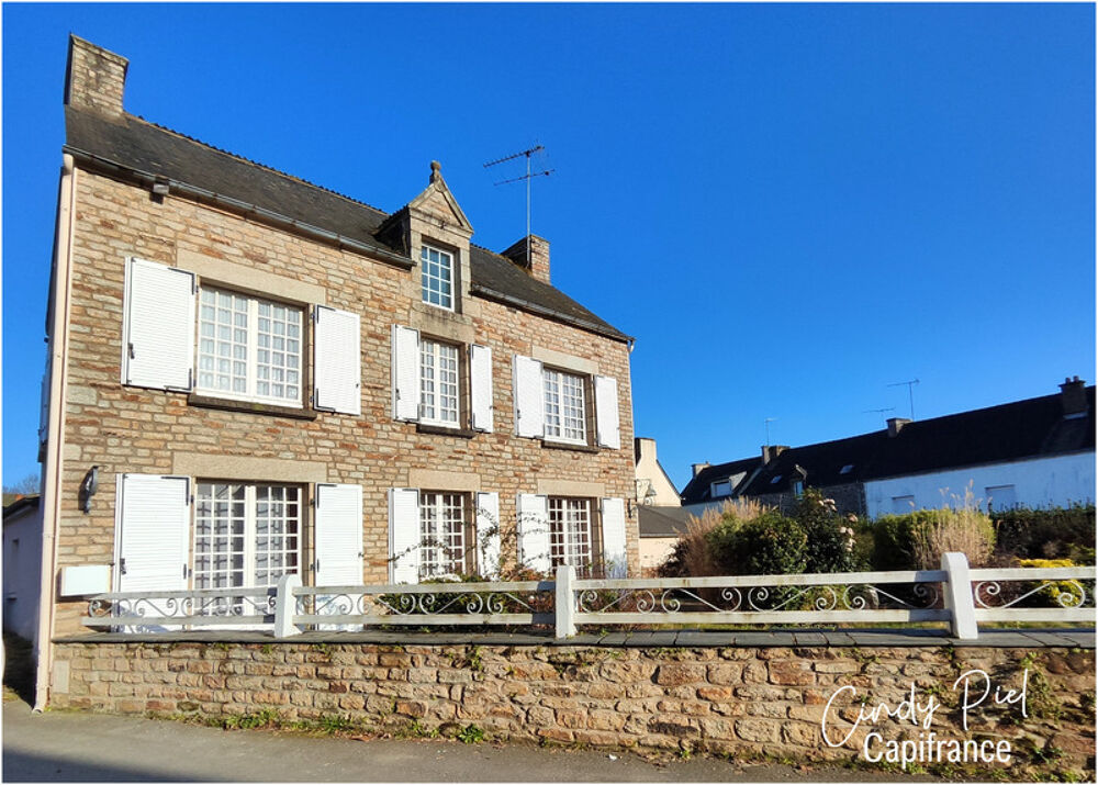 Dpt Morbihan (56) VAL D'OUST, Maison en pierre de caractère - vie de plain pied - 4 chambres - accès direct commerces - jardin -
