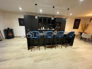  Immeuble � vendre 6 pi�ces 240 m�