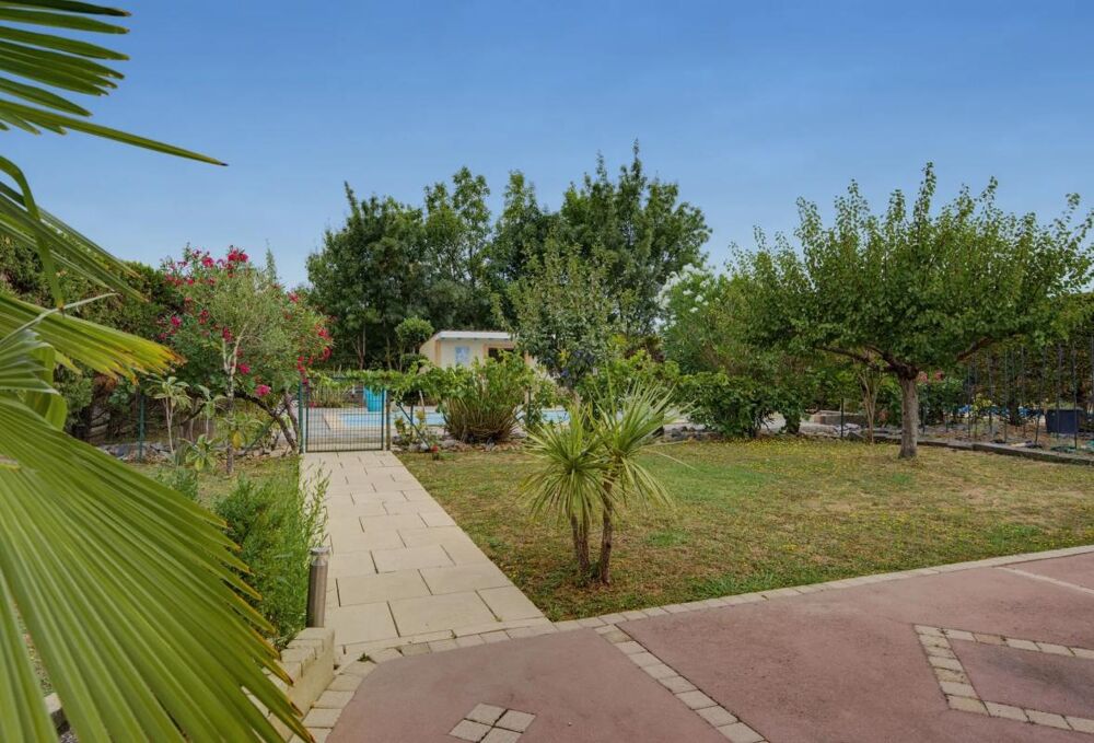 Laissez-vous séduire par cette villa de caractère