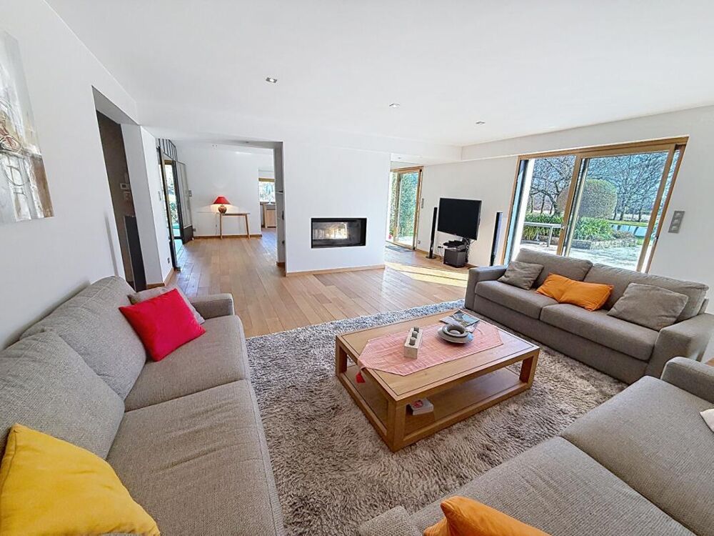 Vente Maison À 10 minutes du Port de Vannes. Propriété d'architecte d'exception de 235 m², avec étang privatif, piscine, 3 hectares. Parc rés Vannes