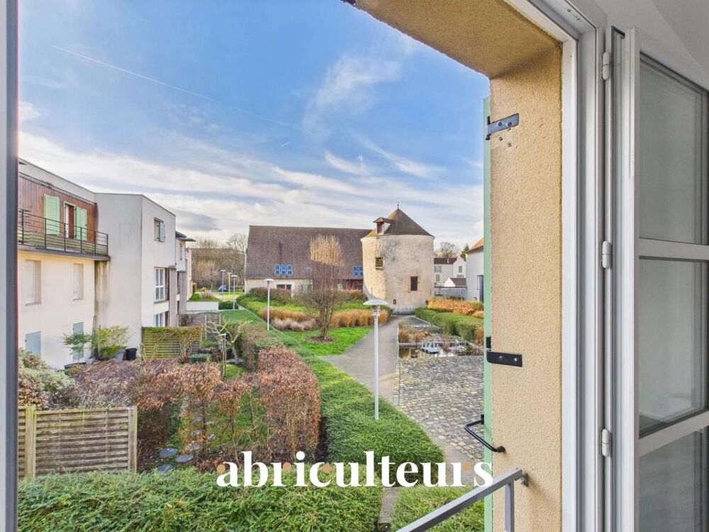 Appartement T3 lumineux avec vue exceptionnelle sur le bassin et le pigeonnier  Résidence de standing à Survilliers