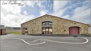  Remise / Grange � vendre 6 pi�ces 162 m� Montaigu vendee