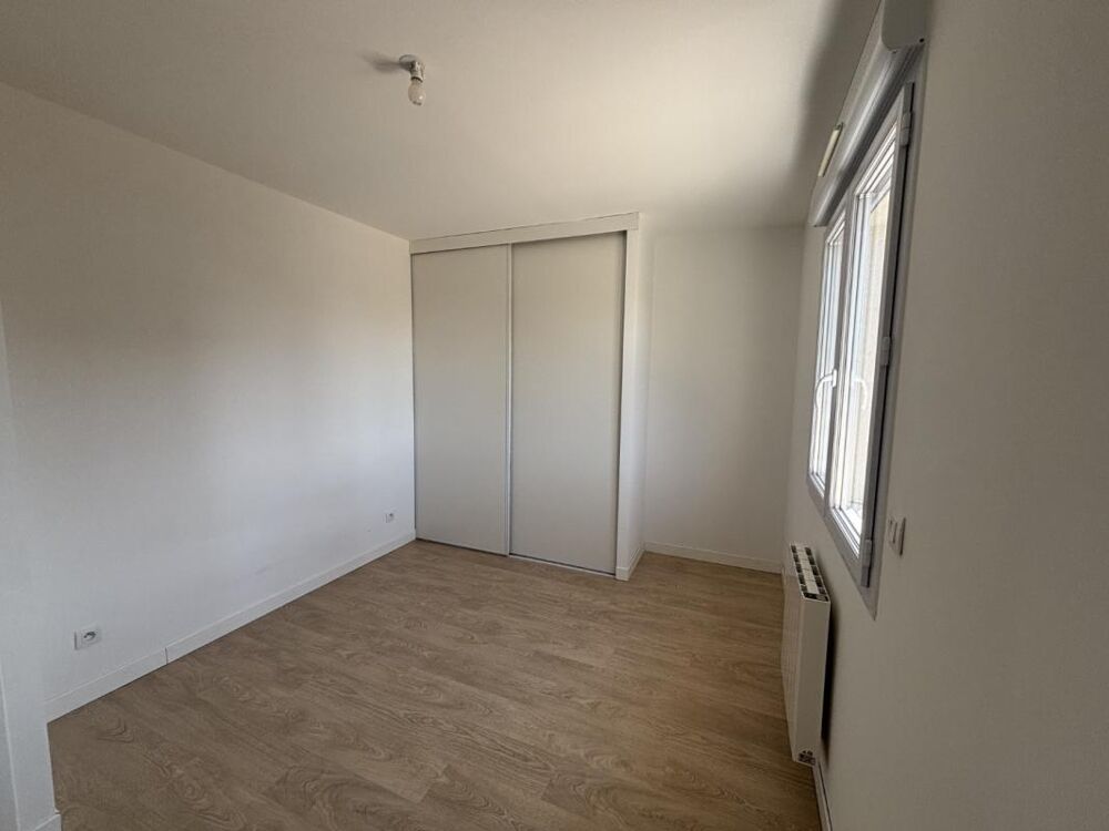 Maison à louer à Veauche/ 3 chambres/ Terrasse /Stationnement /Proche commodités