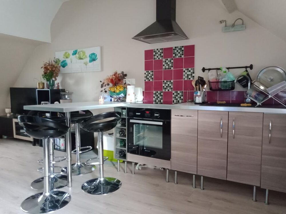 Appartement À Vendre - Immeuble ancien - Type 2 - 2ème et dernier étage - Au calme