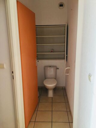  Appartement à louer 3 pièces 76 m²