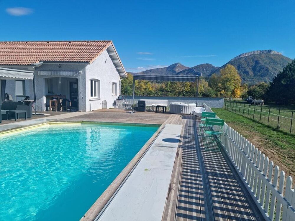 Vente Propriété/Château Maison avec studio indépendant et piscine chauffée – 2300 m² de terrain – CHABESTAN (05) Chabestan