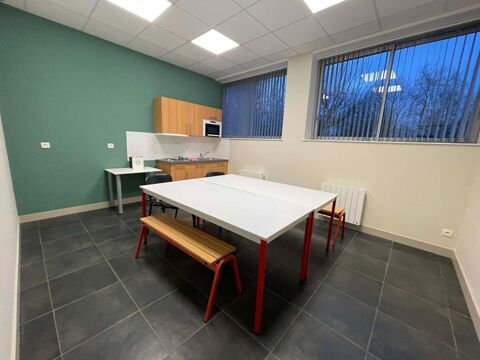 VERNEUIL EN HALATTE - Bureau avec coin cuisine &agrave; louer au Parc Alata 550 60550 Verneuil en halatte