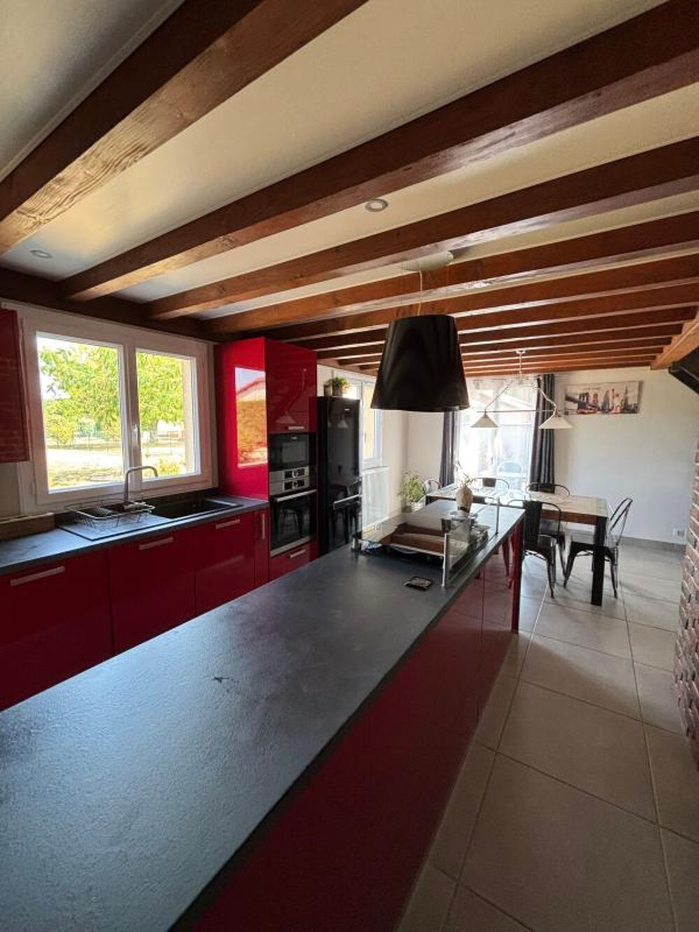 ? Attignat  Maison rénovée 160 m²