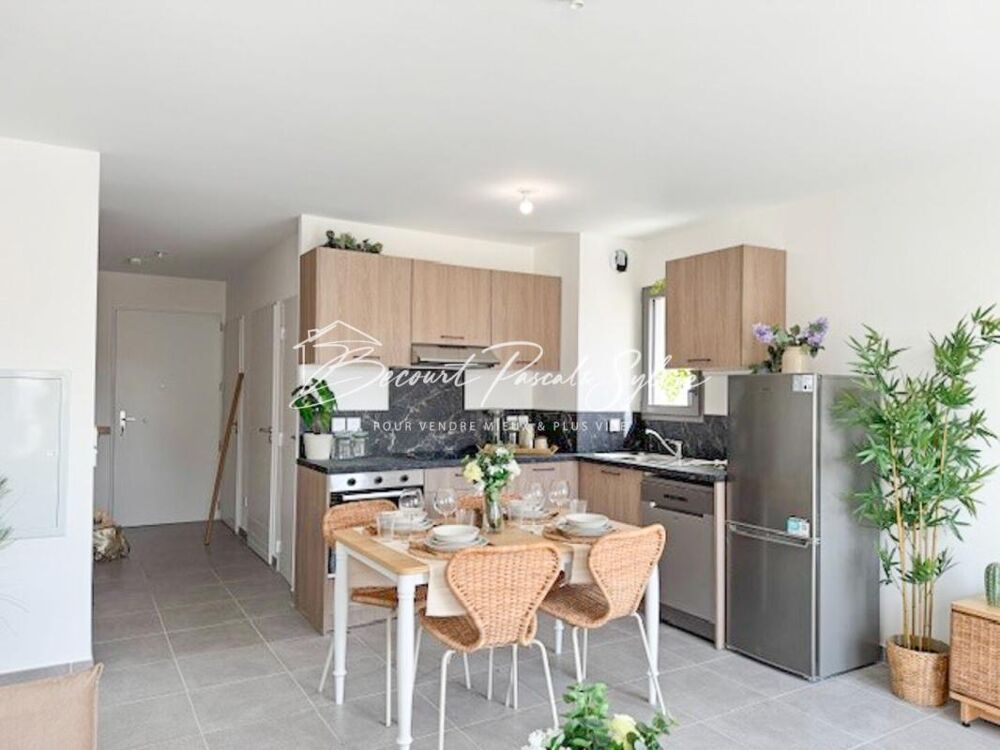 Appartement duplex Sarrians 3 pièce(s) 66.80 m2 terrasse 7,1 m2, 2 parkings