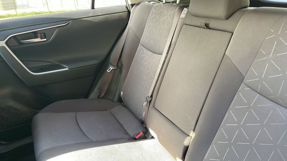RAV 4 2.5 VVTi 218 Hybrid 2WD E-CVT Dynamic Business 2019 occasion 17100 Saintes