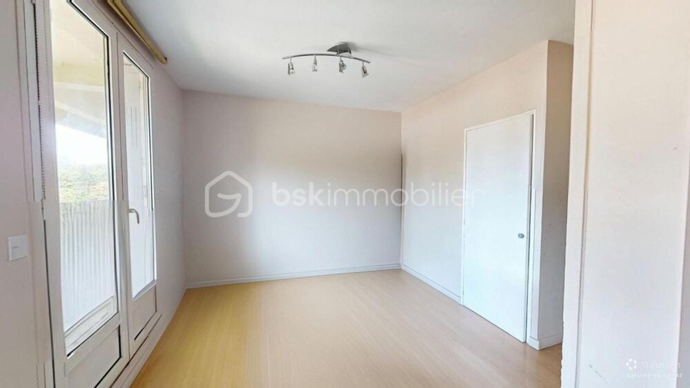 APPARTEMENT T5 LUMINEUX DE 85 m² AVEC BALCON ET CAVE