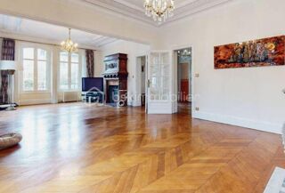  Proprit/chteau  vendre 7 pices 240 m