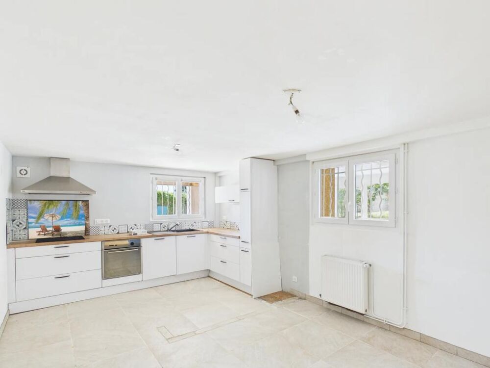 à vendre  Propriété/château Jardin (38200)