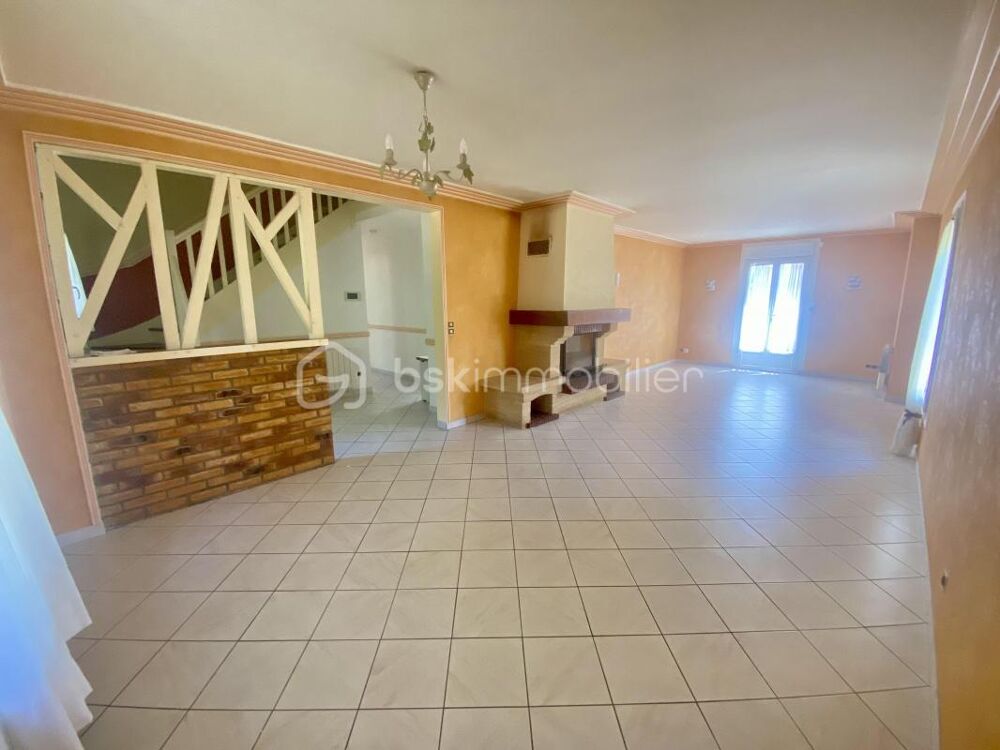 Maison avec sous-sol / 6 pièces