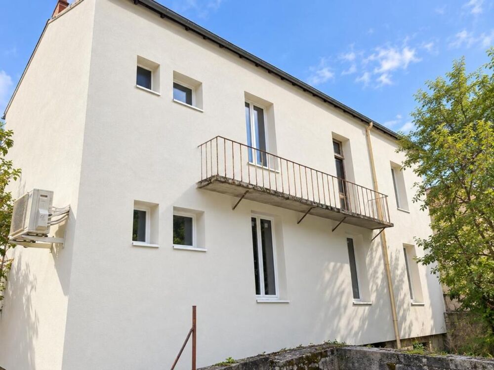 Vente Immeuble Maison de ville avec 2 appartements, grenier aménageable et petit extérieur – Aubusson (23200) 38 rue jules sandeau
