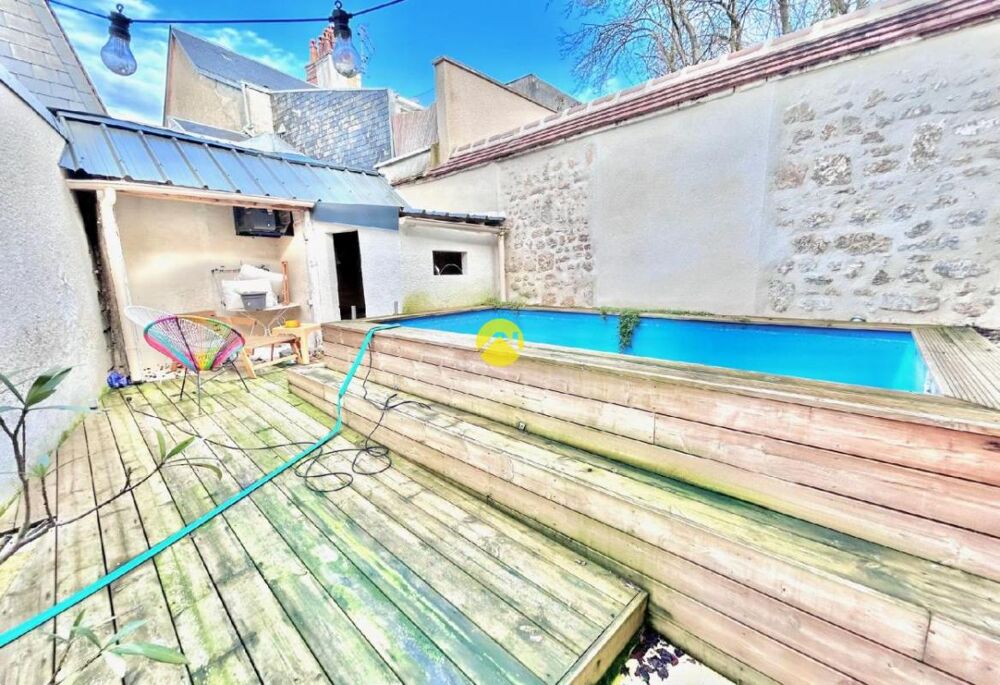 APPARTEMENT AVEC PISCINE CENTRE