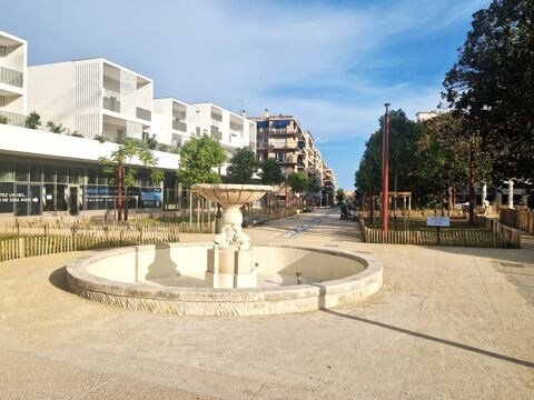   A louer, Local commercial de 144 m², Square Benes, Saint Laurent du Var 06700, Alpes-Maritimes 