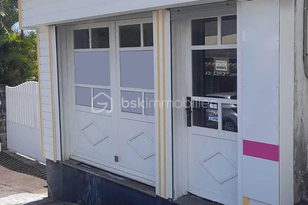   Vente Local Commercial de 40 m² en Centre-Ville de Saint-Joseph 
