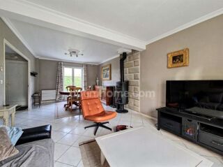 Vente Maison Maison 110m² - 6 pièces - 4 chambres - Terrain avec terrasse et piscine à Cormery (37) Cormery