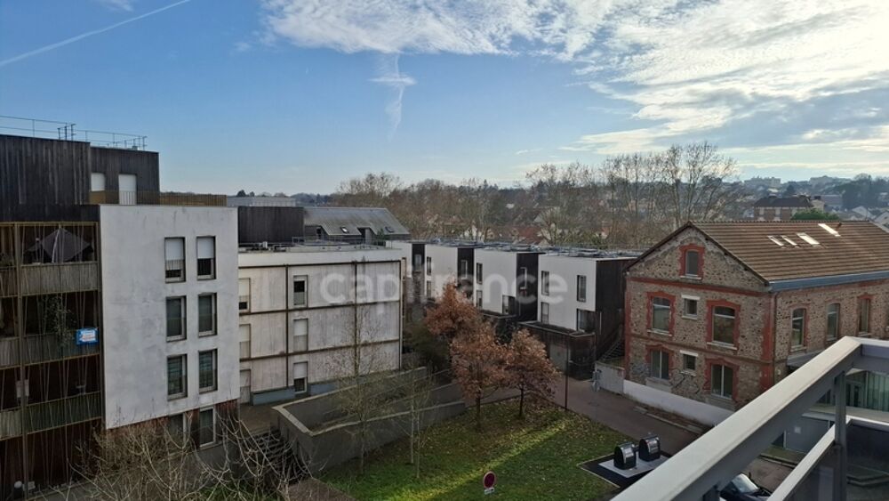 Appartement 4 pièces rénové - 3 chambres - 2 balcons - Gare RER D à pied
