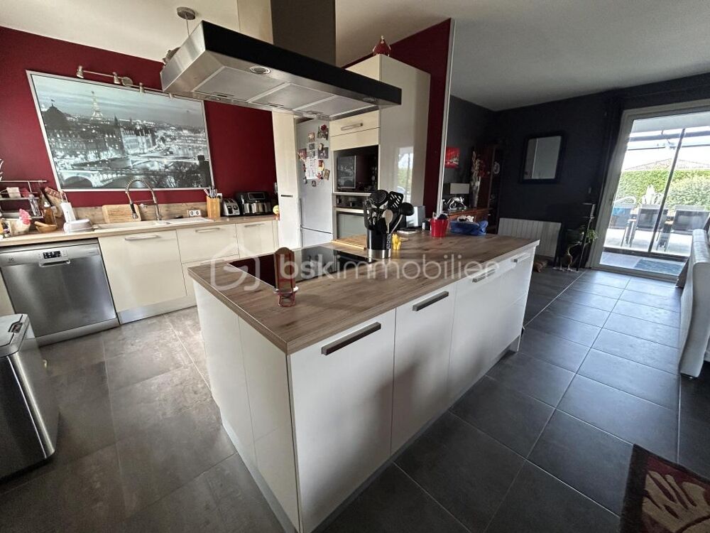 MAISON PLAIN PIED - 3 A 4 CHAMBRES - PISCINE - TERRAIN