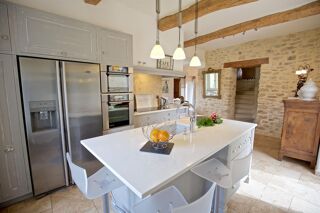  Propriété/château à vendre 8 pièces 220 m²