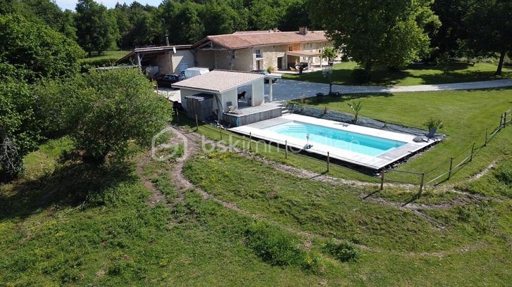 MAGNIFIQUE MAISON EN PIERRES RENOVEE DE 379 M2 AVEC 4 CHAMBRES, PISCINE SUR 1,8 HECTARES !!!