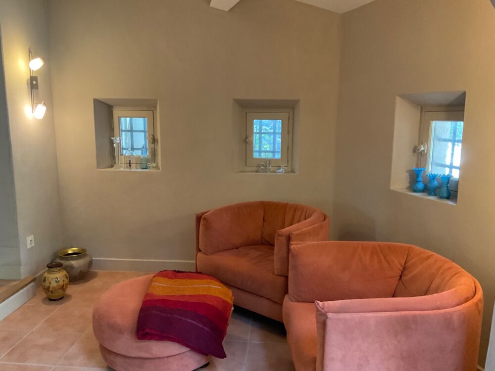 à vendre  Propriété/château Rognes (13840)
