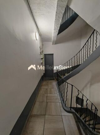  Immeuble  vendre 15 + pices 350 m