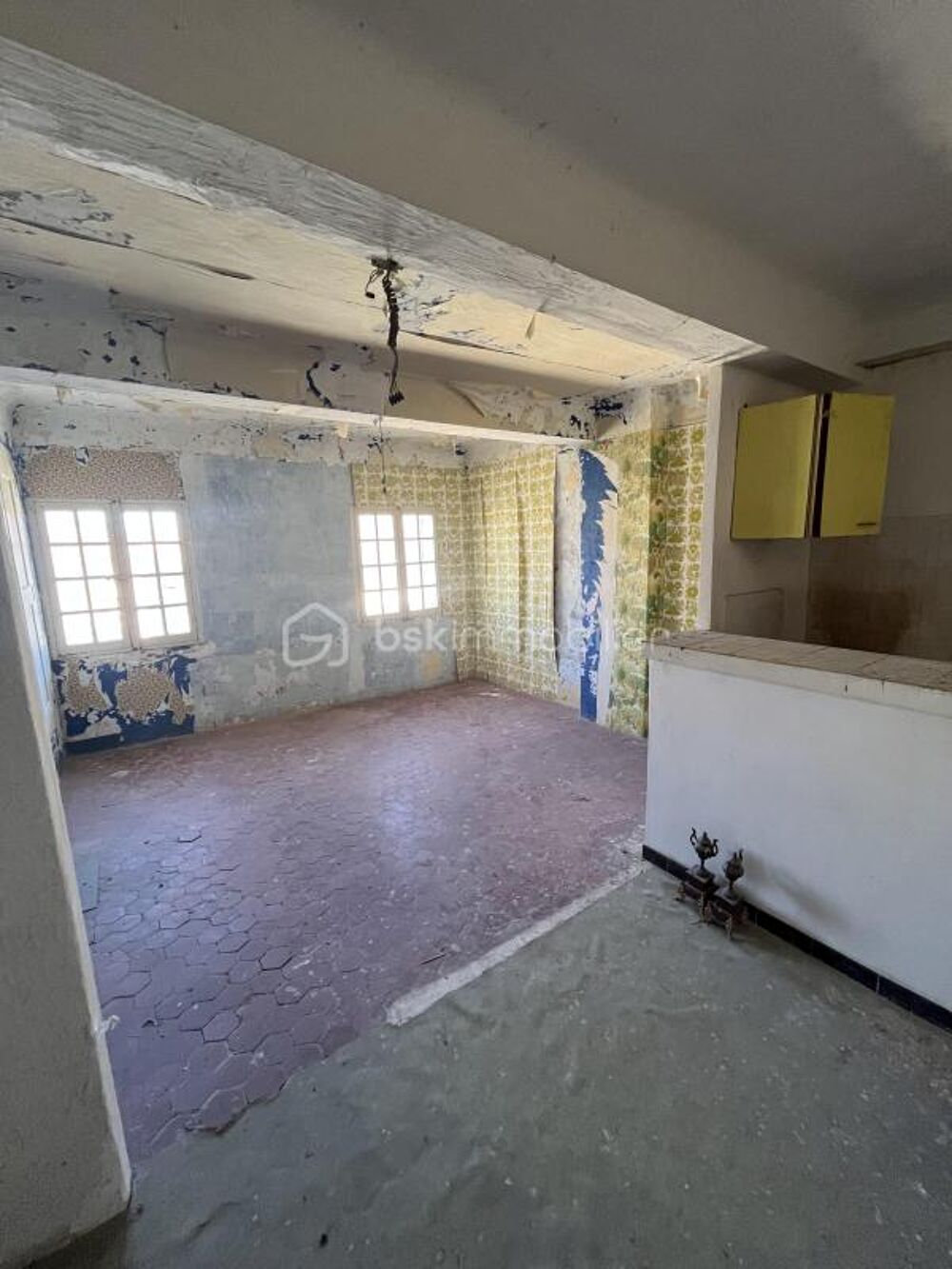 Projet rare  Duplex à réhabiliter avec combles aménageables  Vue sur la Porte Saunerie  Fort potentiel