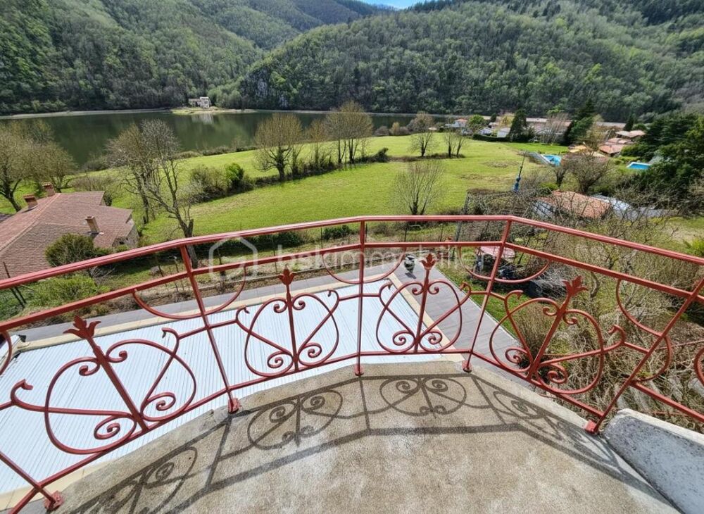 à vendre  Propriété/château Saint-Paul-en-Cornillon (42240)