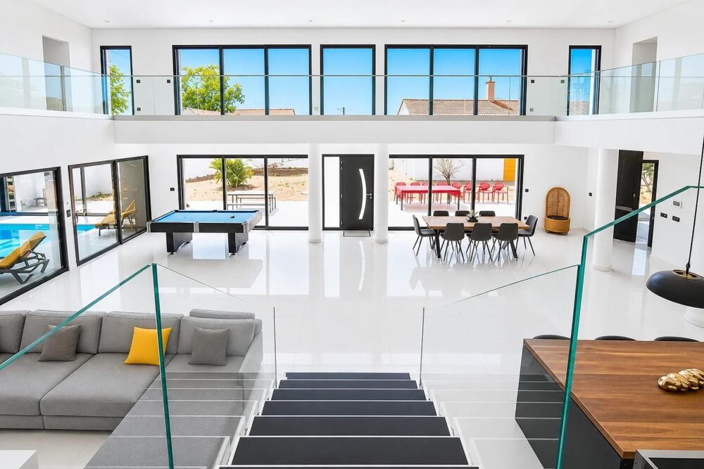 Vente Villa Villa unique avec piscine intérieure et porte historique Le cheix sur morge