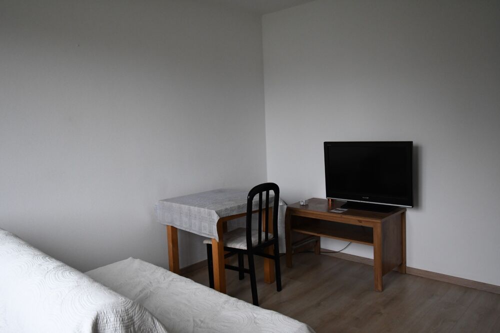 Côte d'Or (21), à louer meubler DIJON appartement T2 de 30 m² avec parking proche tram