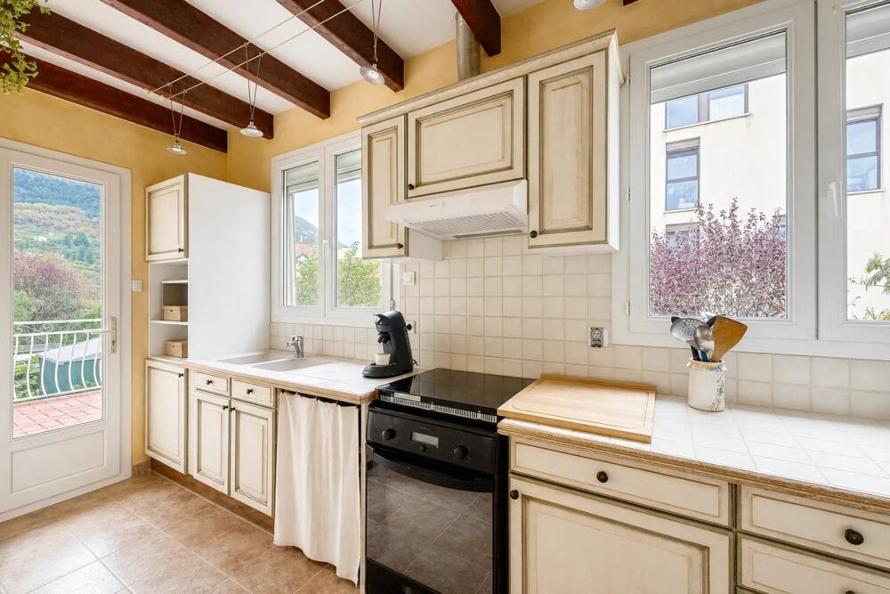 Vente Appartement Charmante maison 6 pièces, 140 m² à Millau Millau