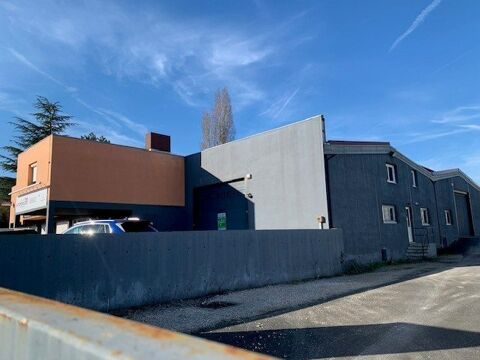   A VENDRE - ENSEMBLE IMMOBILIER 