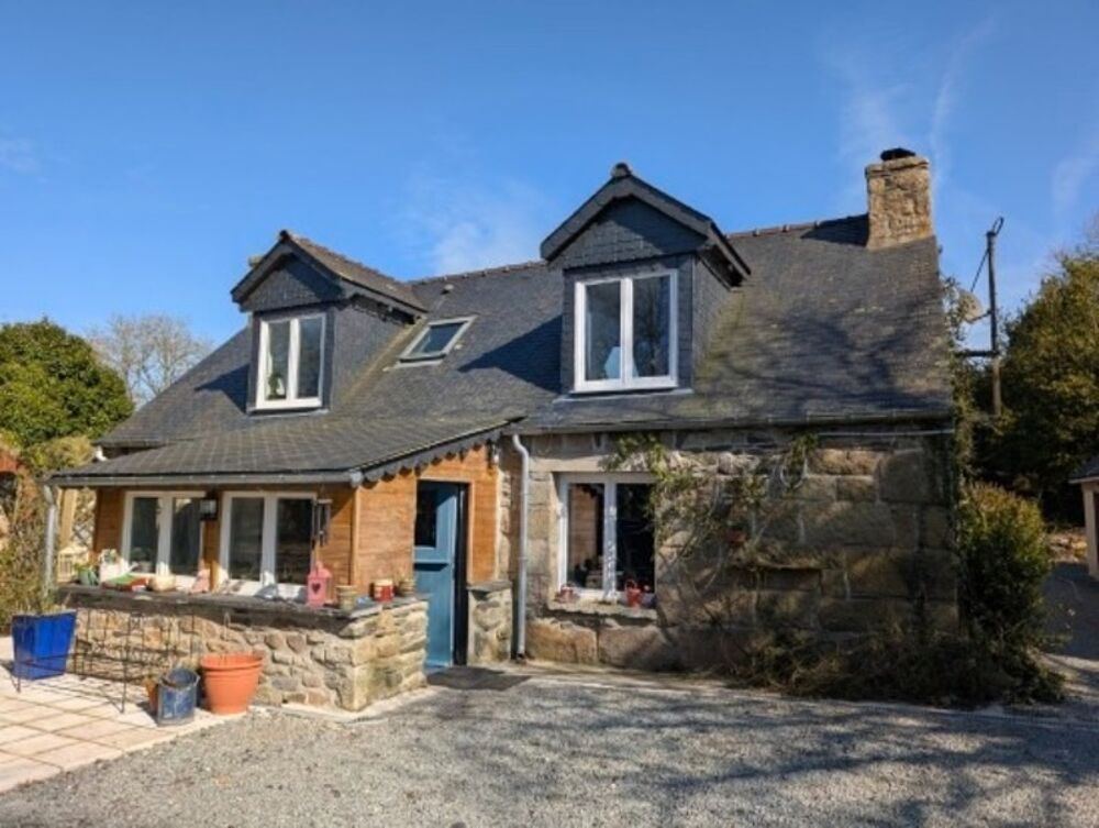 Maison 2 chambres au calme à Locarn(22) avec garage, grand jardin et dépendances dont un gîte rénové pour revenus supplémentaire